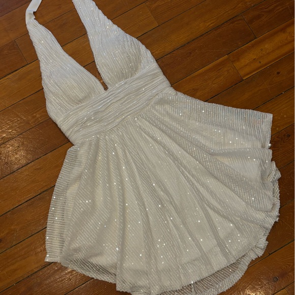 🎊🥂White Halter Dress size 2 NWOT Bridal Bachelorette - Picture 12 of 12